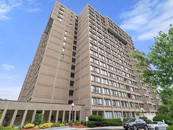 250 Hammond Pond Pkwy APT 1505N, Newton, MA 02467