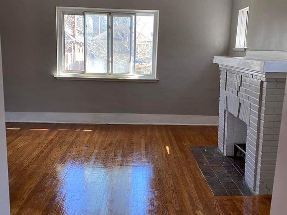 5th image of 4224 W Buena Vista St