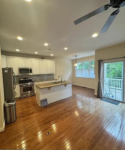 1204 Derry Ln — Photo 26