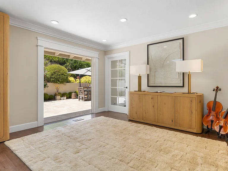 977 Continental Dr — Photo 19