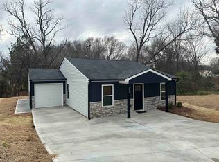 902 Savannah St, Cowpens, SC 29330