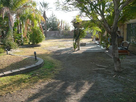 5th image of 45010 Desert Hills Ct