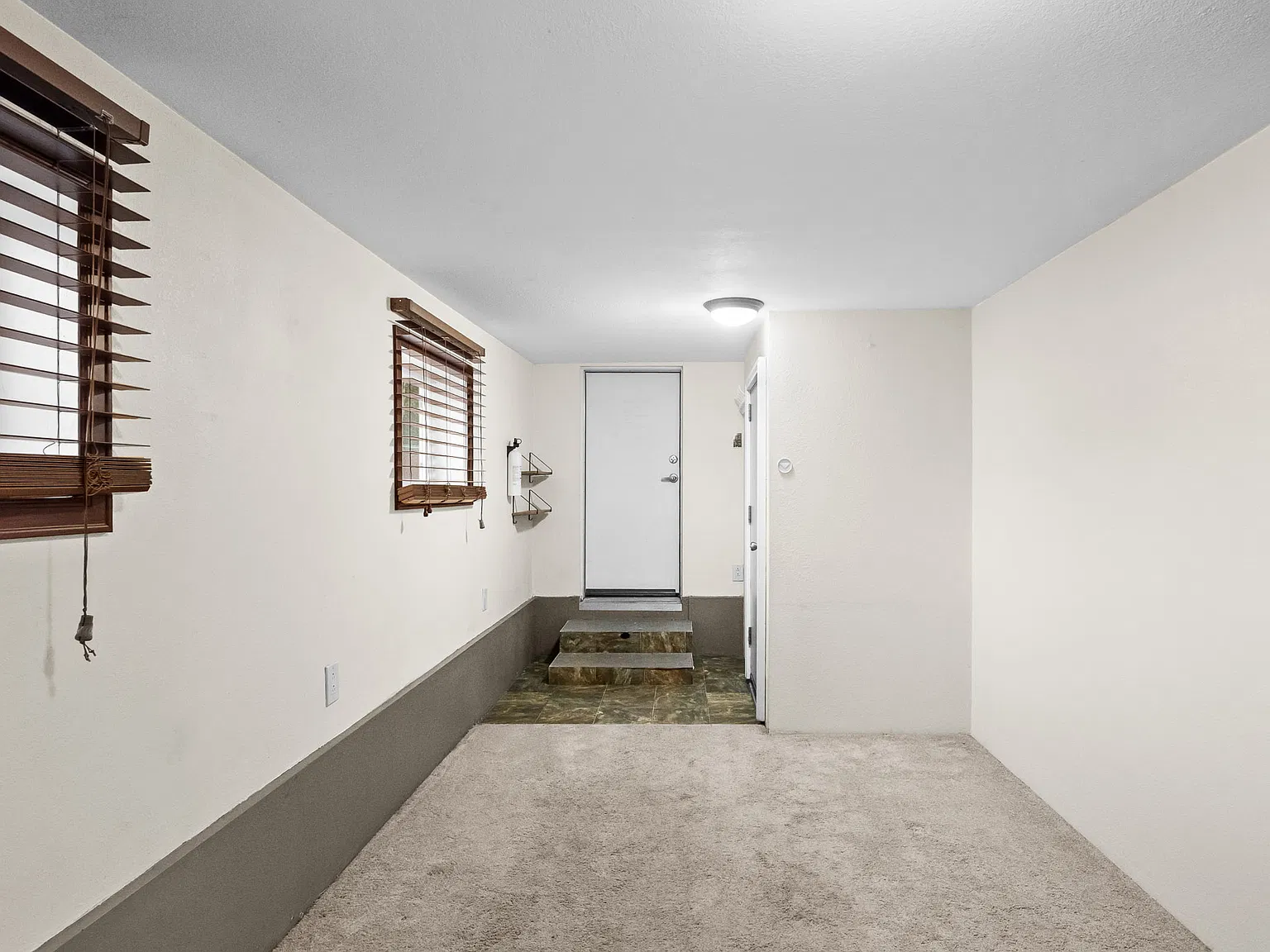 1633 Cottonwood St — Photo 3