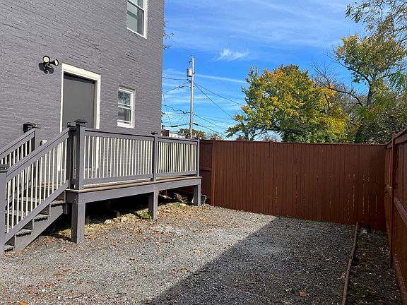3rd image of 2001 Poplar Grove St