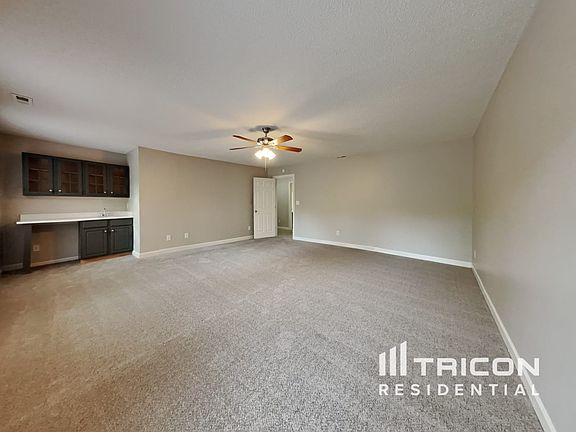4th image of 43 Lotus Ln