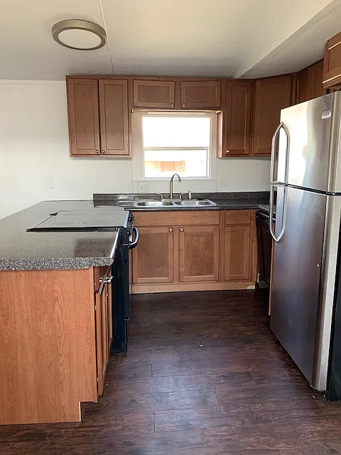 3 bed, 1000 sqft, $1,395 — Photo 2