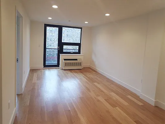 Rented by Modern Spaces | media 15