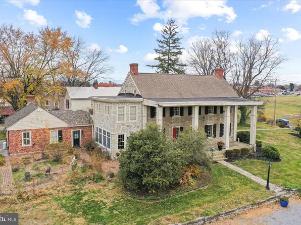 431 Leitersburg St, Greencastle, PA 17225