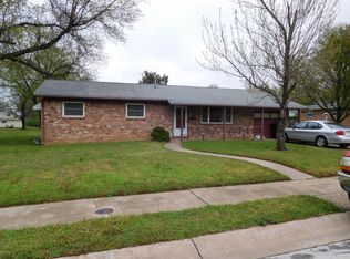 1613 W Broadway St, Webb City, MO 64870