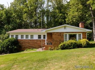 42 Rhododendron Pl, Asheville, NC 28805