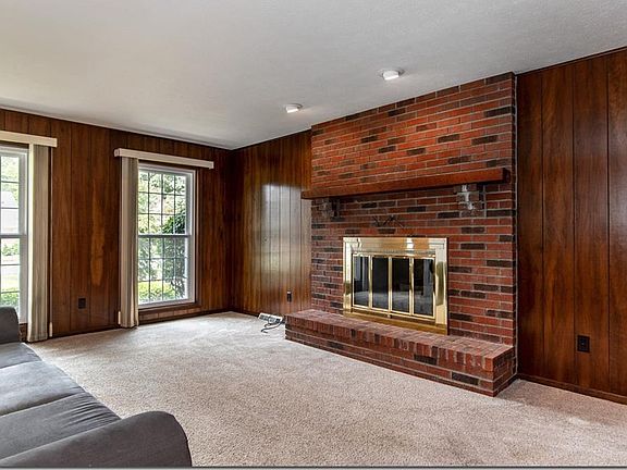 4th image of 5457 Clarendon Dr