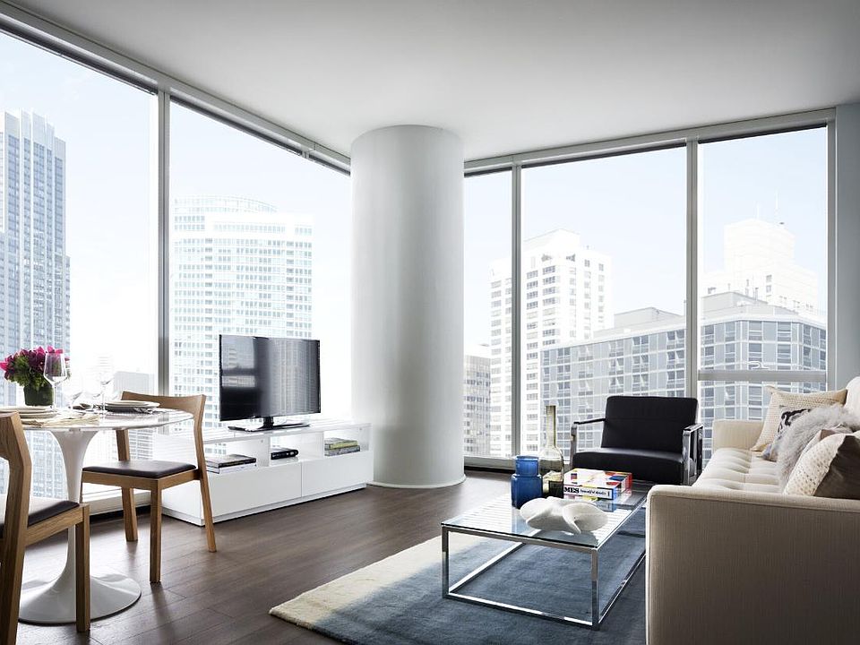 1st image of 502 E Illinois St #411
