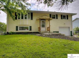 6705 S 83rd Ave, Ralston, NE 68127