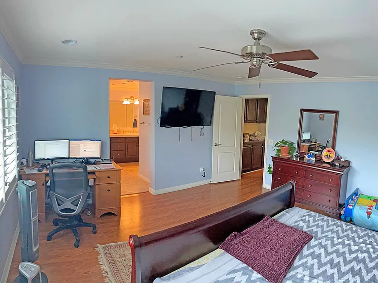 10570 Hollingsworth Way — Photo 6