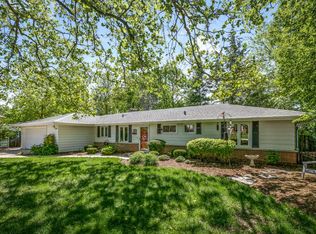 335 Brookside Cir, Wheaton, IL 60187