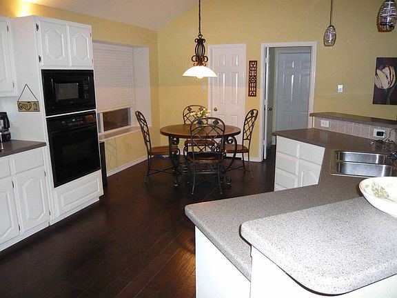 5th image of 3615 Rosewood Ln