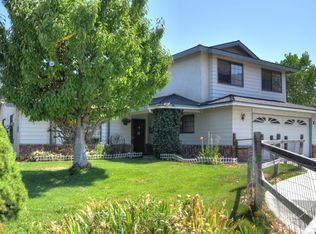 21400 Hacienda Dr, Tehachapi, CA 93561