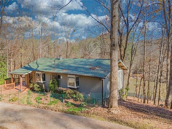 2nd image of 1113 River Rd