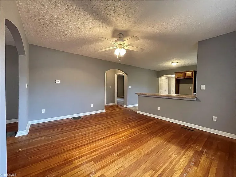 2053 W Clemmonsville Rd — Photo 6