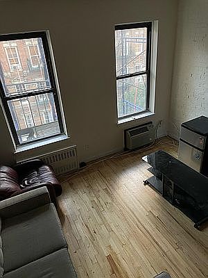 4th image of 333 E 81st St #Penthouse