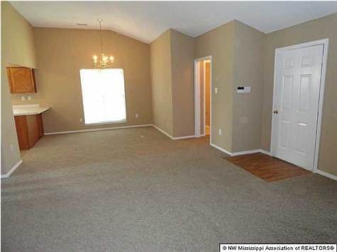 4th image of 10503 Oak Leaf Dr