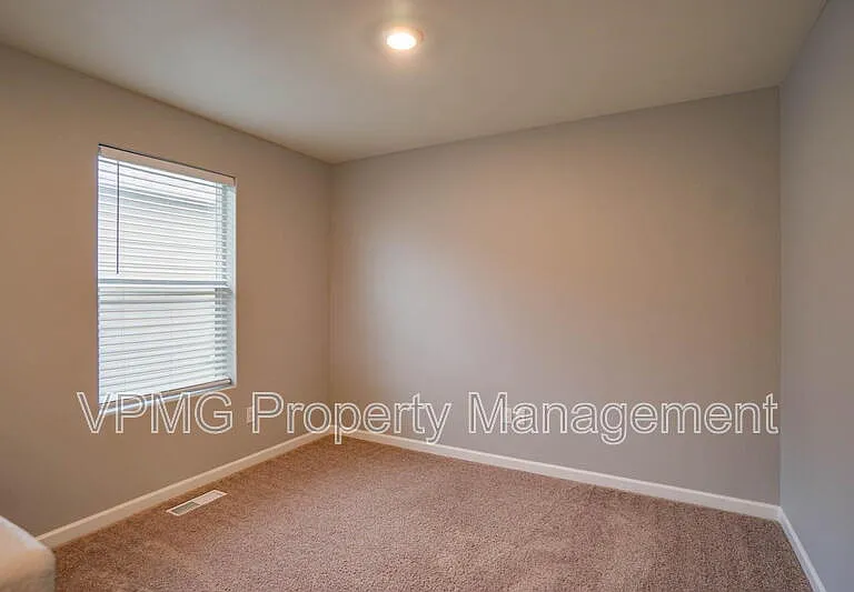 1423 W 16th Ave — Photo 14