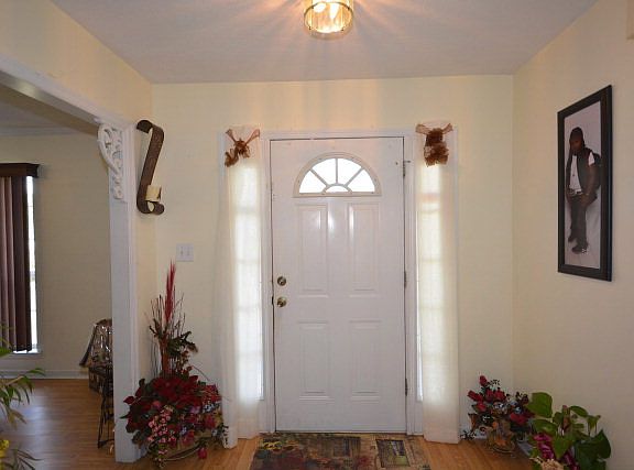 5th image of 4307 Creekview Dr