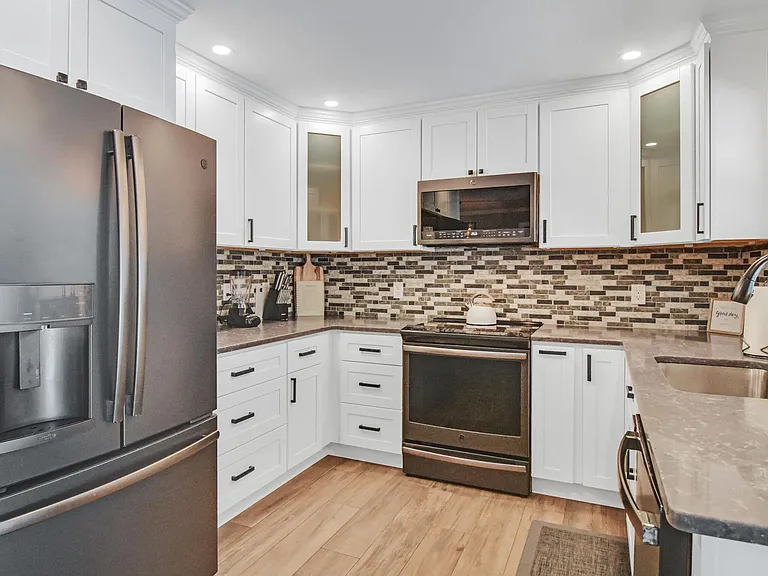 2516 SE 12th Pl — Photo 18