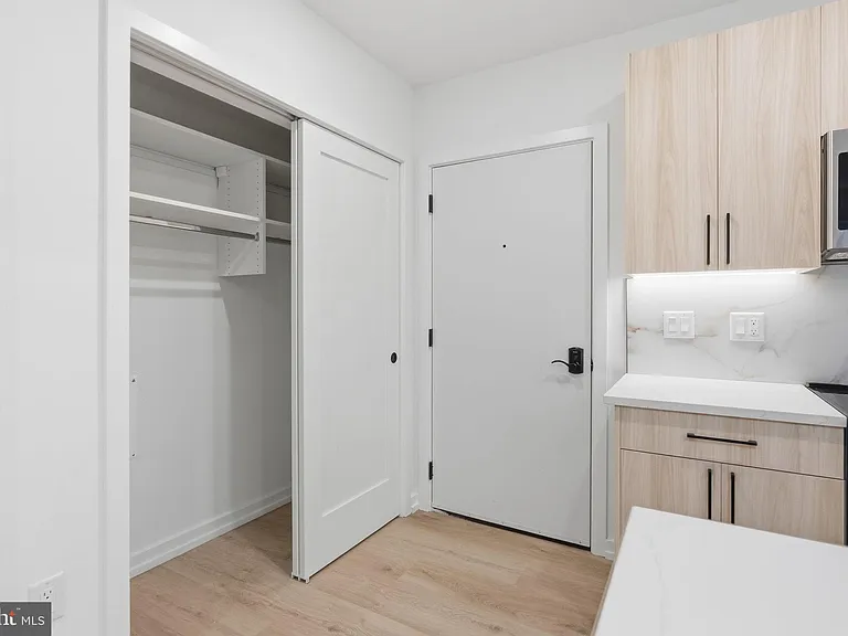 208 Vine St #3E — Photo 7