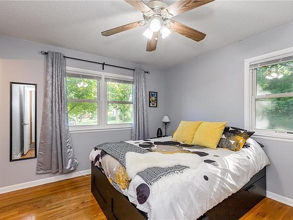 3rd image of 5619 Pawnee Ave
