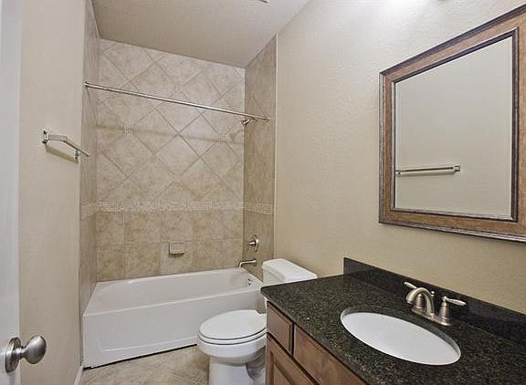 4th image of 807 E 47th St #B