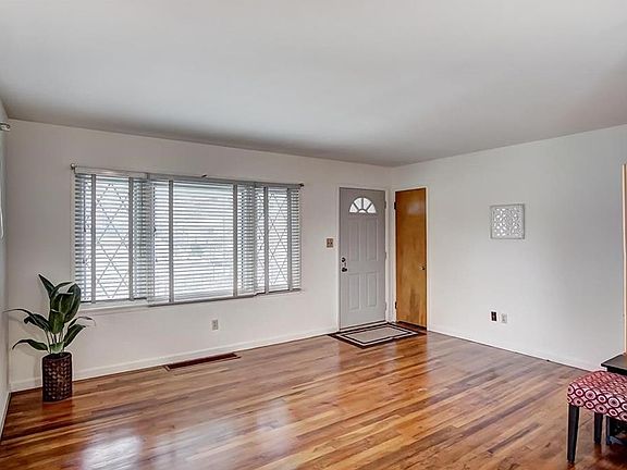 4th image of 436 Dawnview Ave