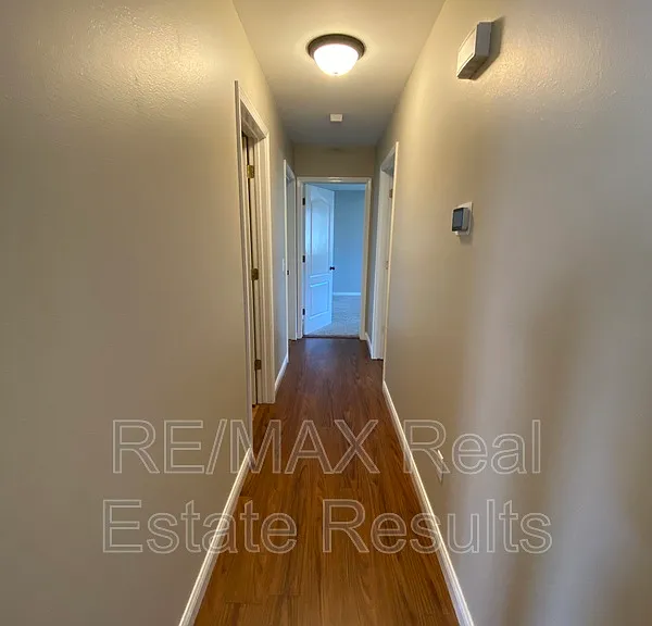 1601 S 24th Pl — Photo 18