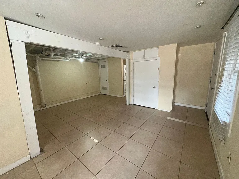 1803 Nueces St — Photo 10