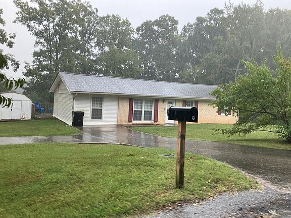 3rd image of 660 Dogwood Dr