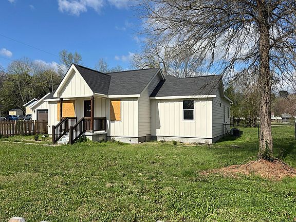 2nd image of 1437 Greens Lake Rd