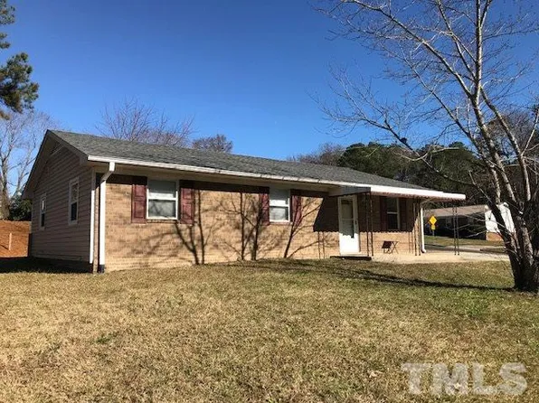 3633 Four Seasons Dr, Durham, NC 27707