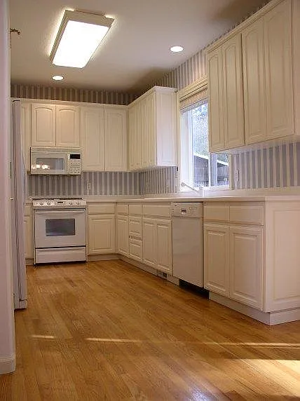 5280 Rosewood St — Photo 4