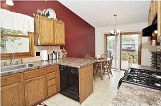 5th image of 954 N Park Ct NE