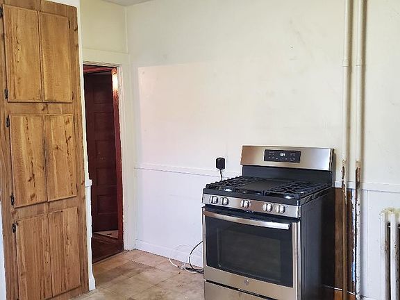5th image of 23 Lincoln St