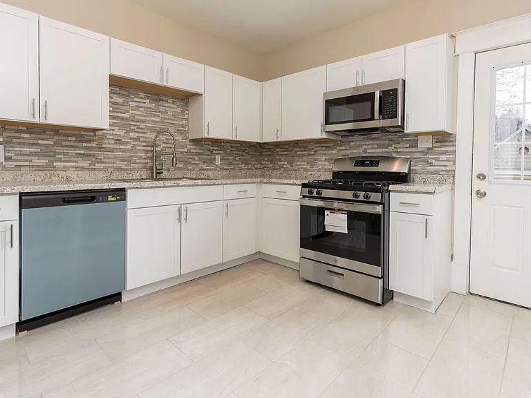 4102 Sunset Ave — Photo 7