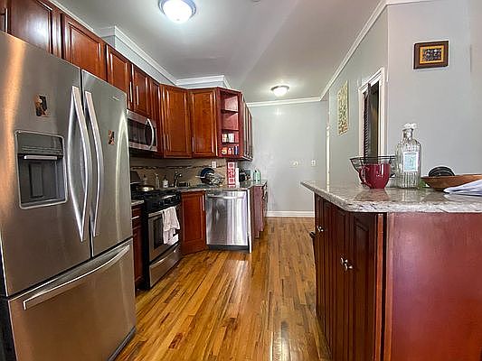 3rd image of 519 Throop Ave APT 2