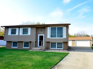 715 Linden Ct, Bolingbrook, IL 60440