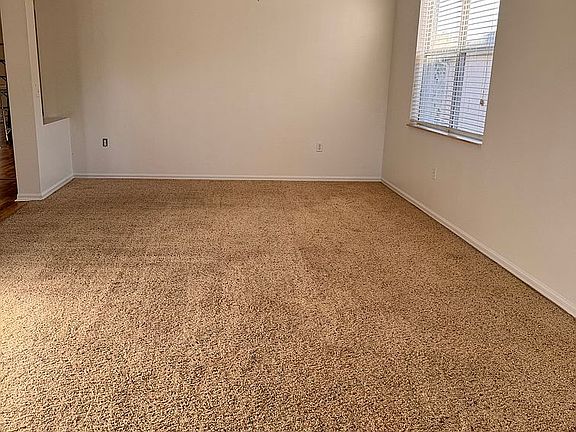 3rd image of 6727 Runner Oak Dr