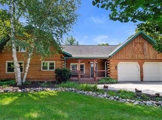 N70W29117 Vernon Dr, Hartland, WI 53029