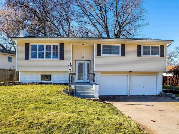 2567 9 1/2 St, East Moline, IL 61244