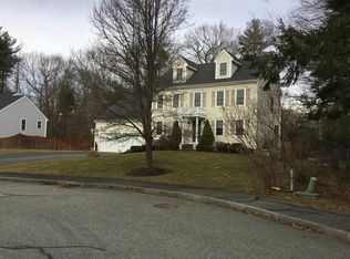 6 Autumn Ln, Rockland, MA 02370