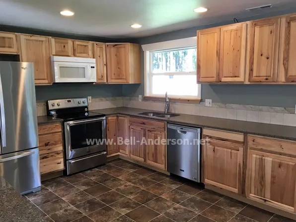 21704 SE 290th St, Black Diamond, WA 98010