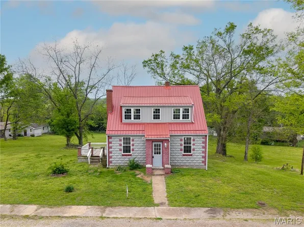 605 3rd St, Marble Hill, MO 63764
