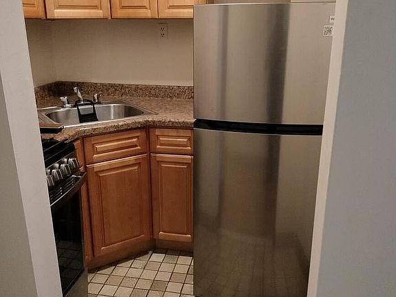 3rd image of 174 E 90th St APT 1b